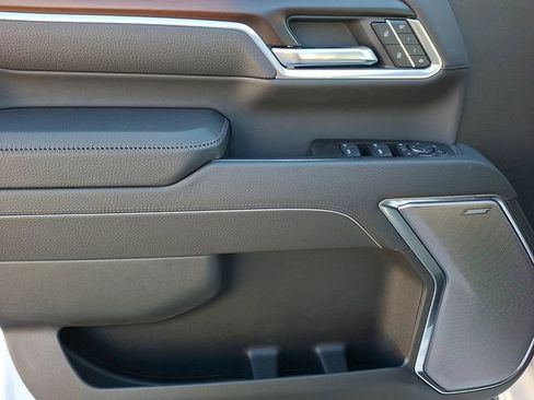 New 2026 GMC Sierra 2500 Denali w/ Denali Reserve Package image 8