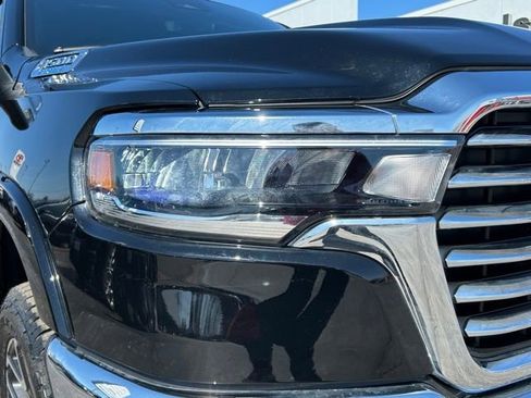 New 2026 RAM 1500 Laramie AWD/4WD image 17