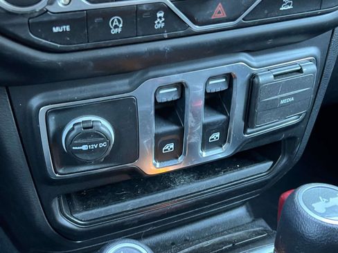 Used 2023 Jeep Wrangler Sport image 13