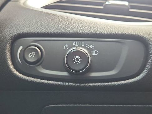 Used 2023 Chevrolet Malibu LT FWD image 17