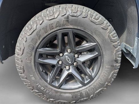 Used 2021 Chevrolet Silverado 1500 Custom Trail Boss w/ LPO, Dark Essentials Package AWD/4WD image 18