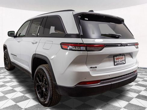 New 2026 Jeep Grand Cherokee Altitude AWD/4WD image 18