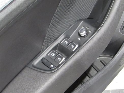 Used 2016 Audi A3 e-tron Premium Plus w/ Premium Plus Package image 58