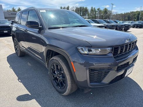 New 2026 Jeep Grand Cherokee Altitude AWD/4WD image 7