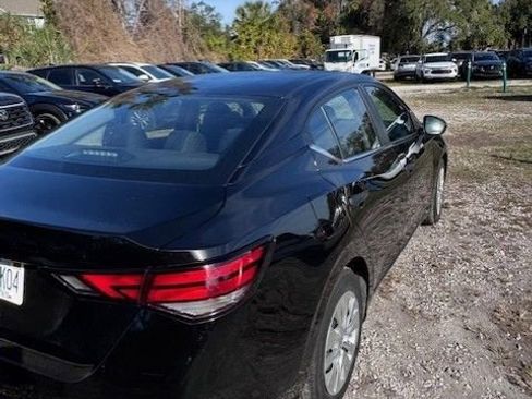 Used 2025 Nissan Sentra S image 8