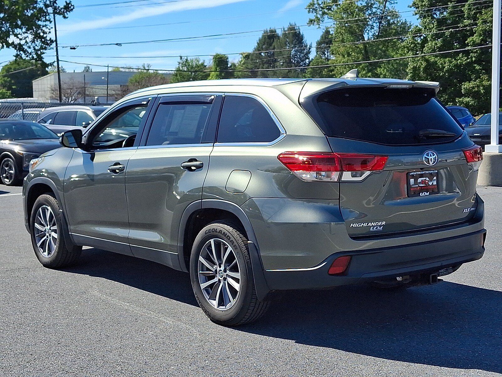 Used 2019 Toyota Highlander XLE AWD/4WD image 6