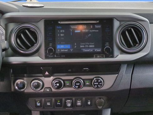 Used 2018 Toyota Tacoma TRD Sport w/ Technology Package image 17