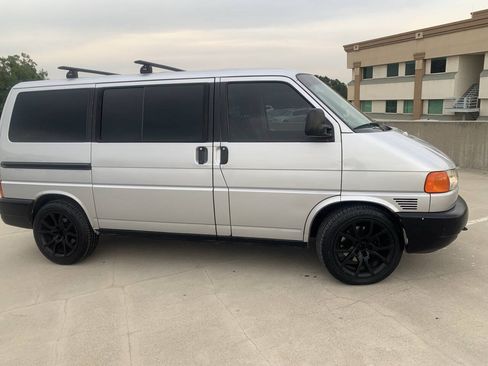 Used 2003 Volkswagen Eurovan MV FWD image 8