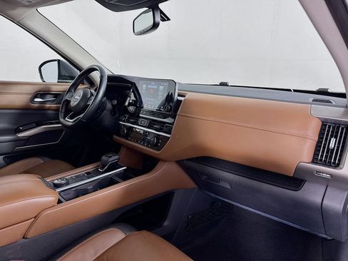 Used 2022 Nissan Pathfinder Platinum w/ Lighting Package (N93) image 32