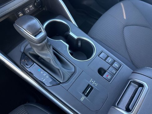 Used 2023 Toyota Highlander LE image 23