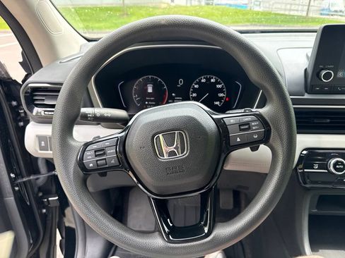 Used 2023 Honda Pilot LX image 31
