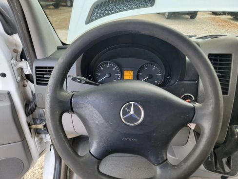 Used 2012 Mercedes-Benz Sprinter 2500 image 15