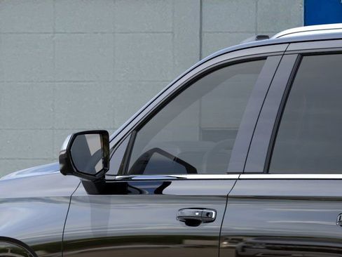 New 2026 Chevrolet Suburban Premier image 12