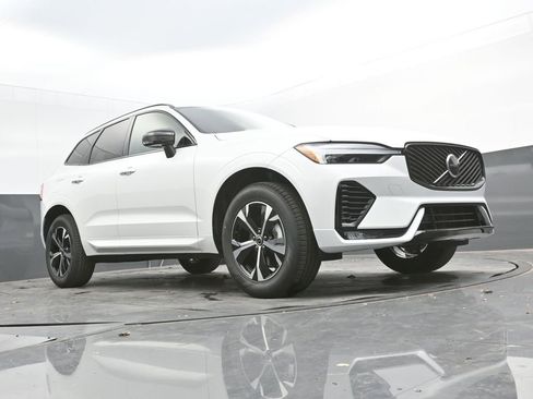 New 2026 Volvo XC60 B5 Core AWD/4WD image 37