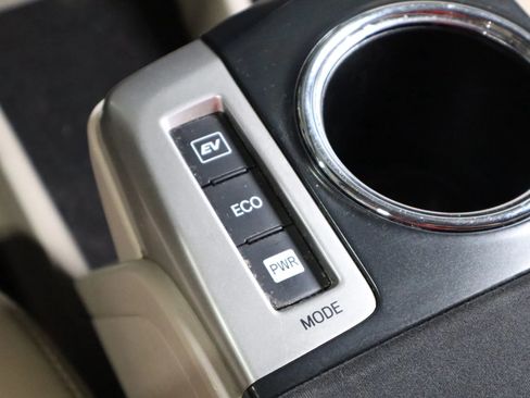 Used 2013 Toyota Prius V Five image 22