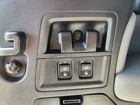 Used 2017 Toyota Sequoia Limited w/ Safety & Convenience Package image 18