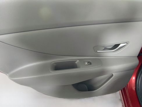 Used 2025 Hyundai Elantra SEL FWD image 26