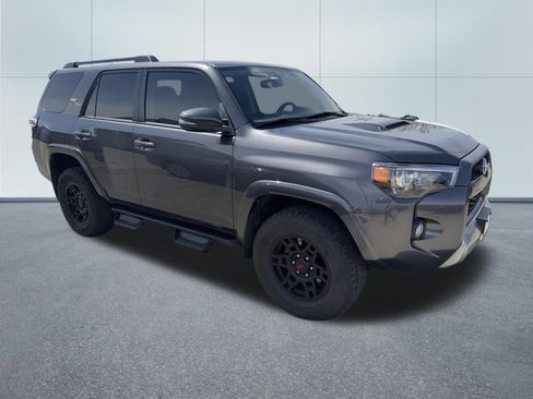 Used 2019 Toyota 4Runner TRD Off-Road Premium AWD/4WD image 2