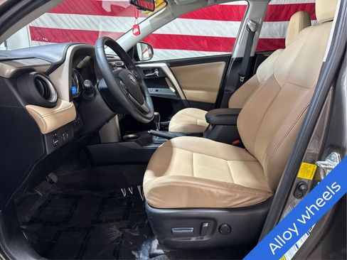 Used 2015 Toyota RAV4 Limited AWD/4WD image 9