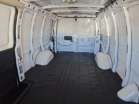 Used 2023 Chevrolet Express 2500 Extended w/ Driver Convenience Package image 21