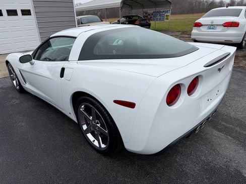 Used 2007 Chevrolet Corvette Coupe w/ Preferred Equipment Group image 9