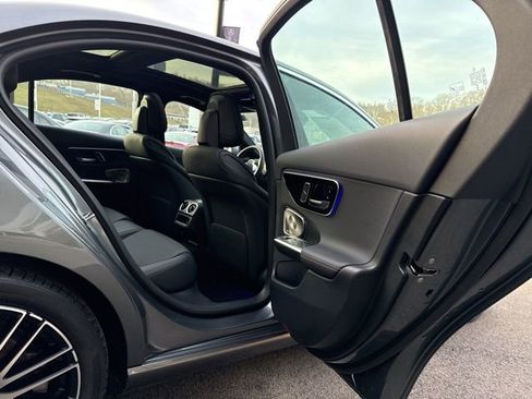 Used 2024 Mercedes-Benz C 300 4MATIC Sedan image 23