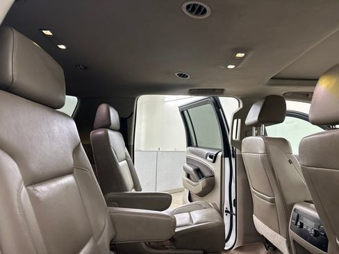 Used 2017 Chevrolet Suburban LT w/ Luxury Package AWD/4WD image 28