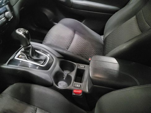 Used 2018 Nissan Rogue SV image 26