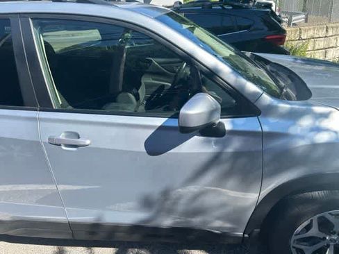 Used 2023 Subaru Forester Premium AWD/4WD image 4