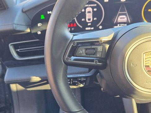 Used 2025 Porsche Taycan image 21