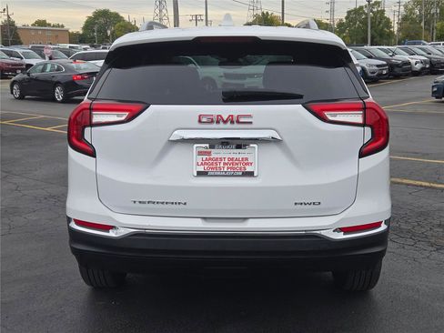 Used 2023 GMC Terrain SLT image 15
