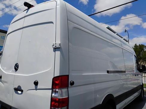 Used 2017 Mercedes-Benz Sprinter 2500 w/ Driver Comfort Package image 16
