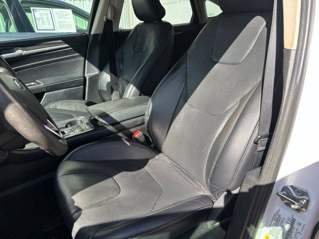 Used 2019 Ford Fusion Energi Titanium FWD image 12