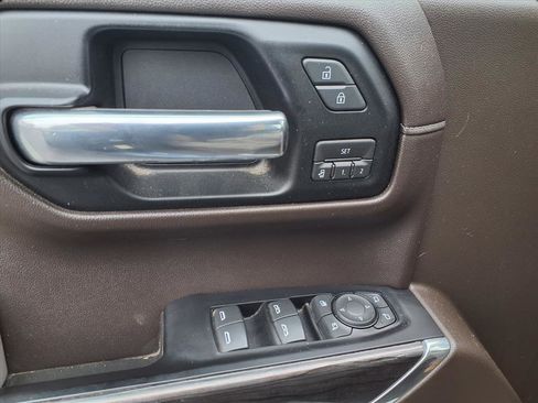 Used 2019 Chevrolet Silverado 1500 LTZ w/ LTZ Convenience Package image 17