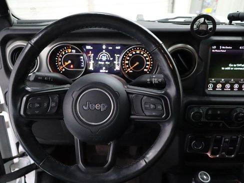 Used 2021 Jeep Gladiator Sport image 10