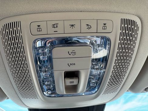 Used 2024 Mercedes-Benz GLS 450 4MATIC image 23
