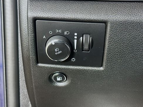 Used 2017 Jeep Grand Cherokee Limited w/ Luxury Group II AWD/4WD image 17