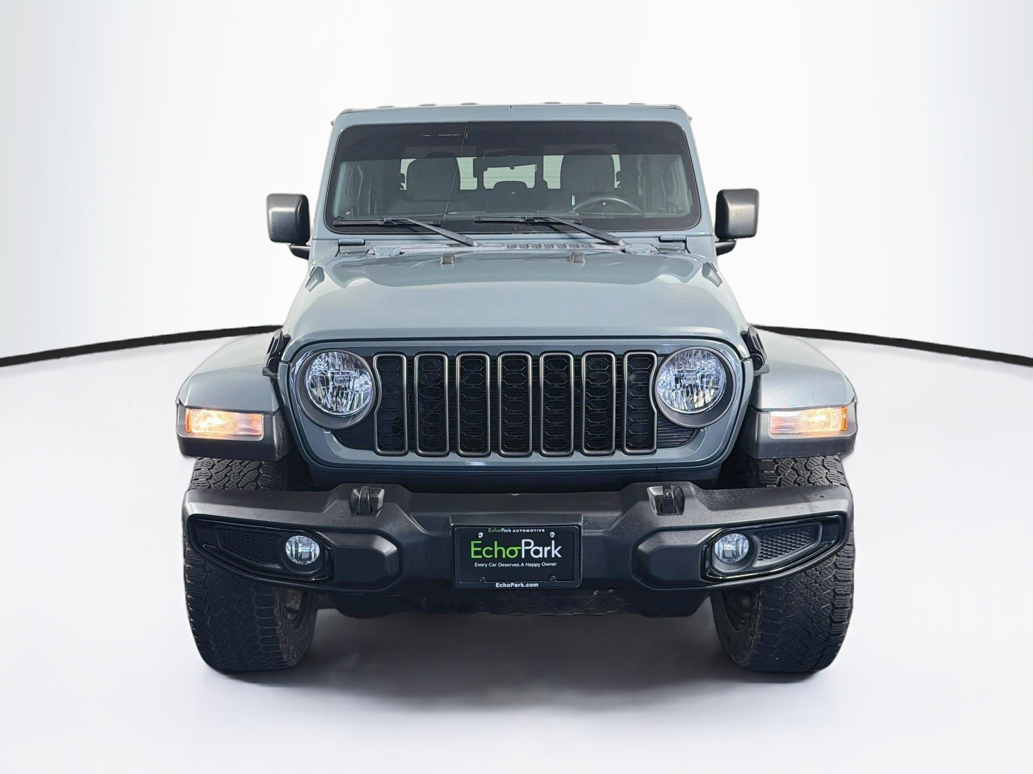 Used 2024 Jeep Gladiator Sport AWD/4WD image 2