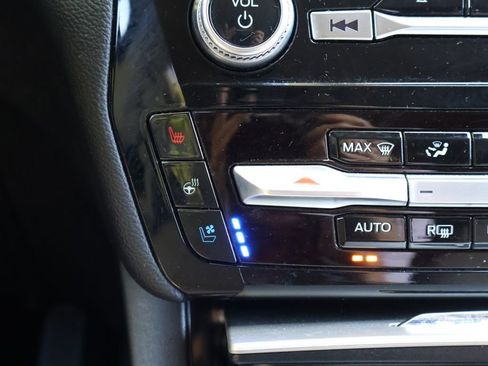 Used 2024 Ford Explorer Limited image 18