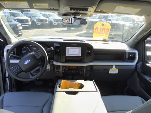 New 2026 Ford F350 XL w/ XL Chrome Package RWD image 23