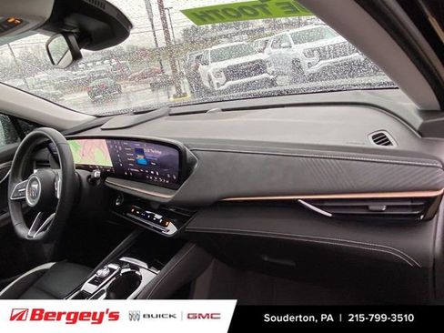 Certified 2025 Buick Envision Sport Touring image 33