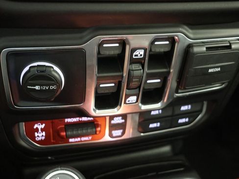 Used 2021 Jeep Wrangler Unlimited Rubicon AWD/4WD image 29