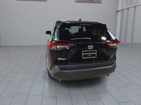Used 2024 Toyota RAV4 LE AWD/4WD image 7