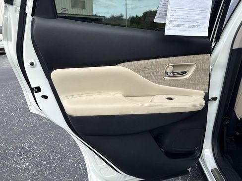 Used 2022 Nissan Murano SL w/ SL Moonroof Package image 13