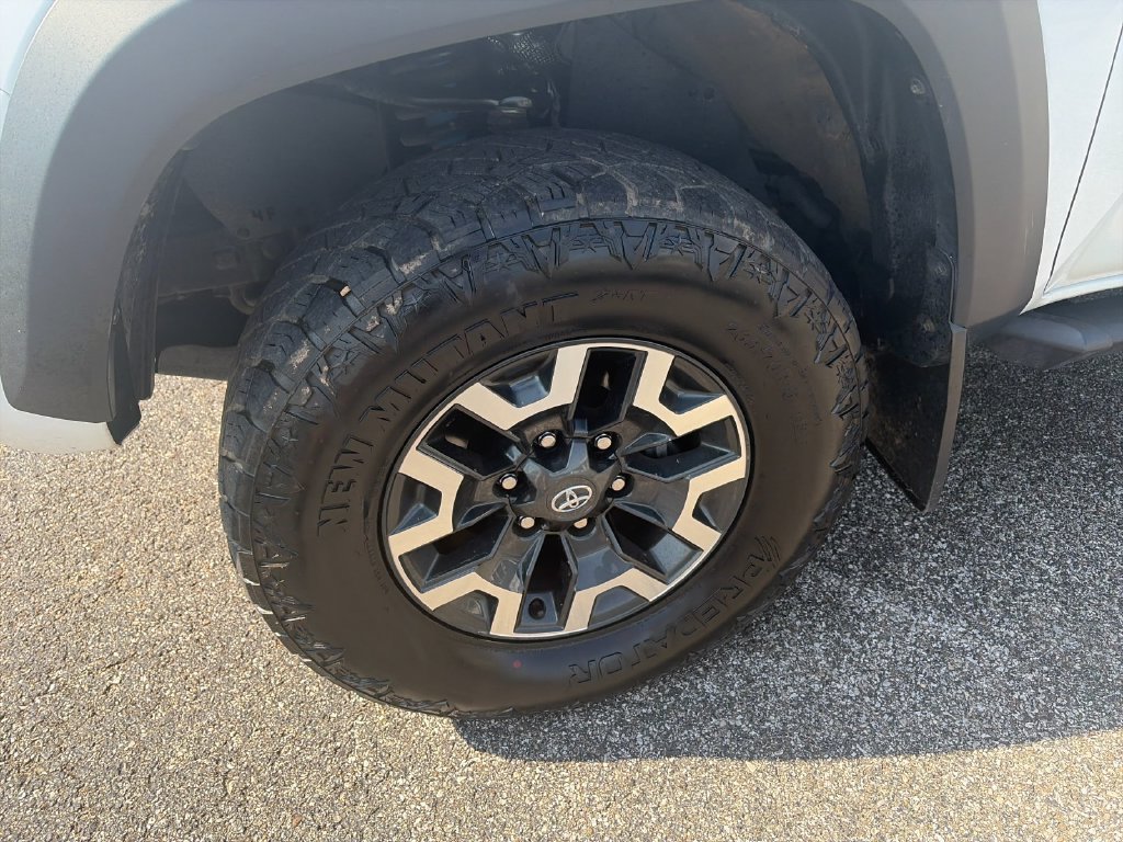 Used 2023 Toyota Tacoma TRD Off-Road AWD/4WD image 33