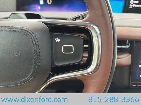 Used 2025 Lincoln Navigator Reserve AWD/4WD image 18