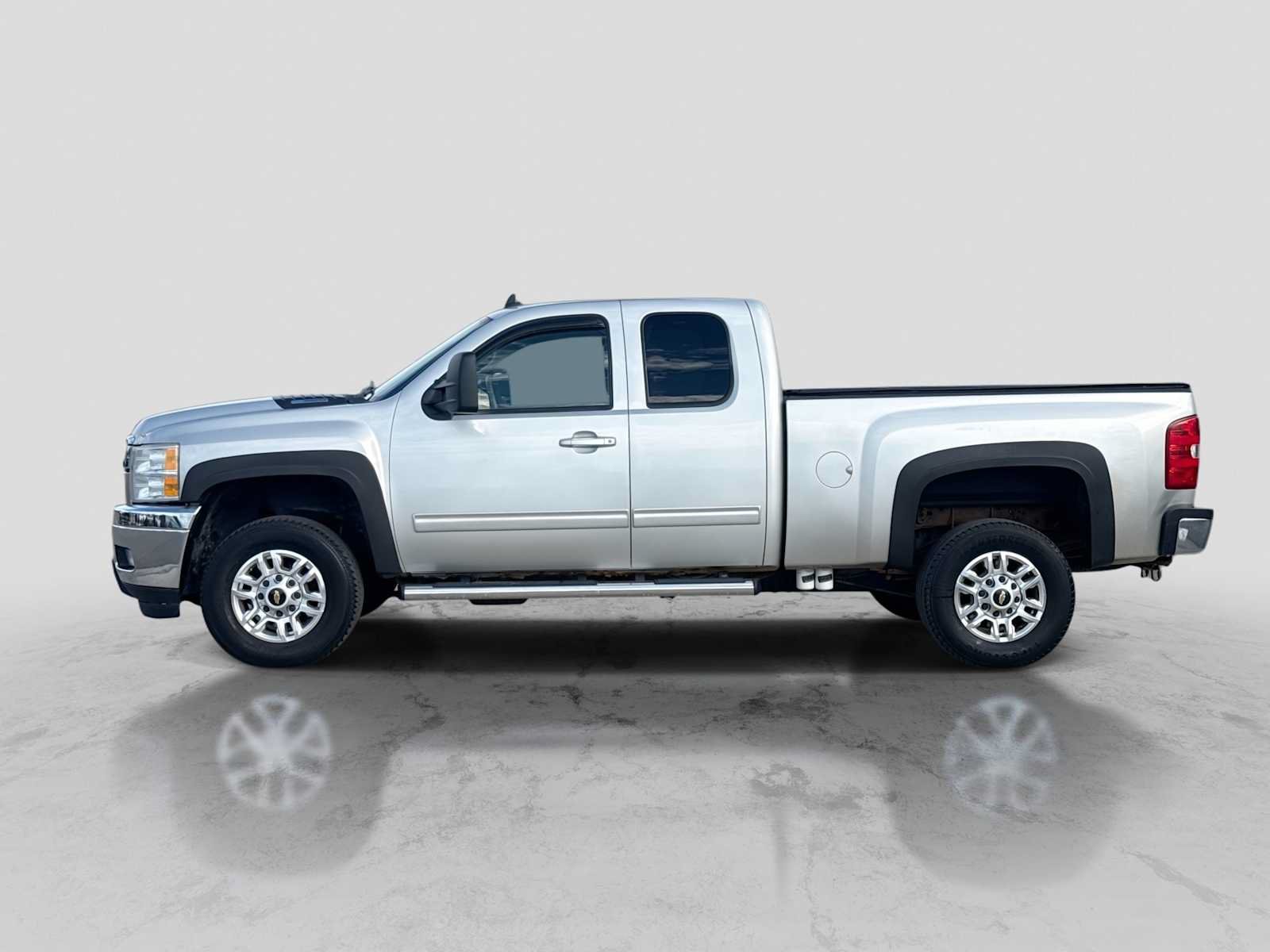 Used 2011 Chevrolet Silverado 2500 LTZ w/ LTZ Plus Package AWD/4WD image 3