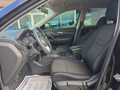 Used 2018 Nissan Rogue S FWD image 16