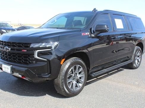 Used 2023 Chevrolet Suburban Z71 w/ Luxury Package image 9