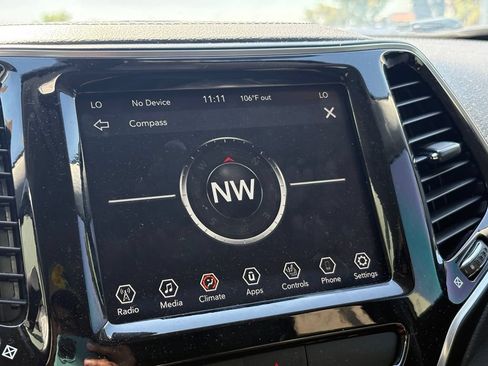 Used 2020 Jeep Cherokee Limited AWD/4WD image 14